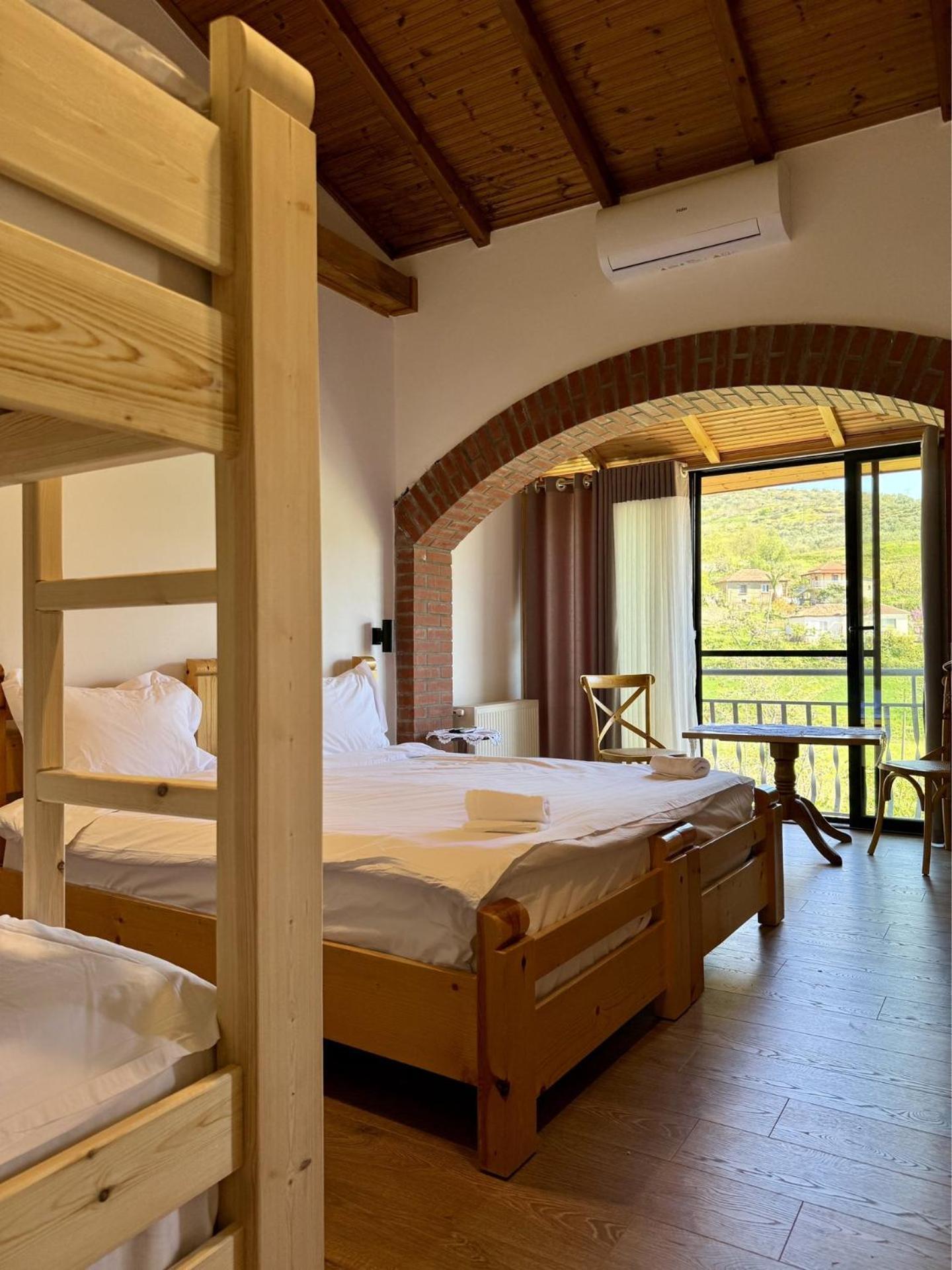 Gjestgiverier Alpeta Agrotourism & Winery - Roshnik , Berat